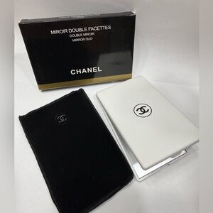 CHANEL White Mirror Double Facettes Duo